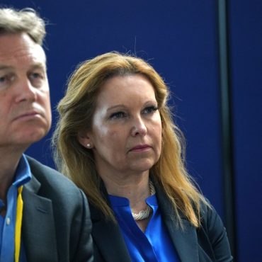 Tory MP defects to Labour