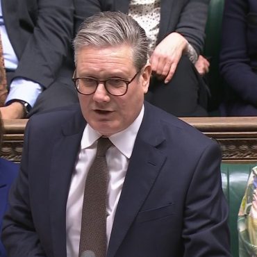 Starmer to tackle small boats gangs