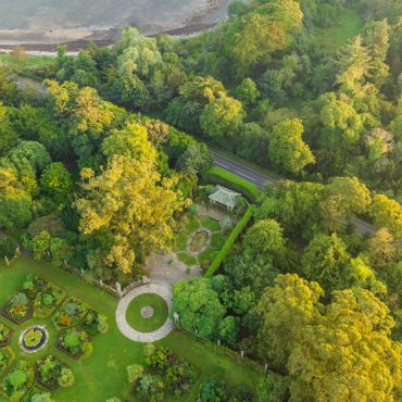 Award for exemplary efforts to cope with climate change at historic garden