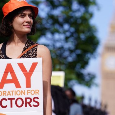 Streeting Formal talks planned with junior doctors over pay row