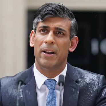 Rishi Sunak should stay as Tory leader until November Andrew Mitchell says