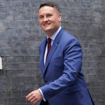 New Health Secretary Wes Streeting says junior doctor talks will start next week