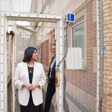Offenders to be released early as prison system faces collapse says minister