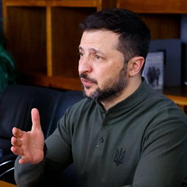 Ukrainian commander says forces control 1000sq km of Russias Kursk region