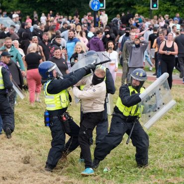 PM tells rioters you will regret it as mosques offered emergency support