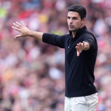 Mikel Arteta calls for calm over his contract situation at Arsenal