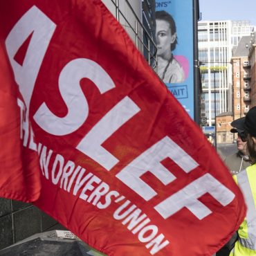 Train drivers to vote on pay offer aimed at ending long running dispute