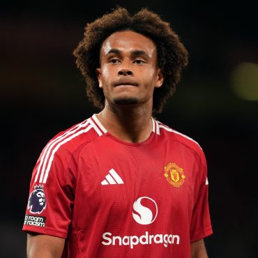 Substitute Joshua Zirkzee scores late debut winner as Man Utd see off Fulham
