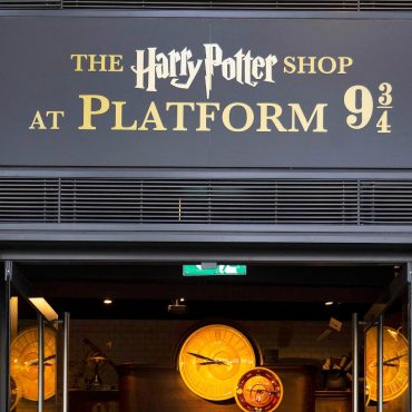 Harry Potter fans boo as Kings Cross fails to celebrate Back to Hogwarts
