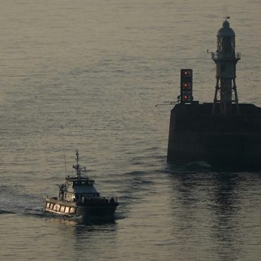 Several migrants die trying to cross Channel reports say