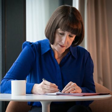 Chancellor could be willing to alter non dom plans report suggests
