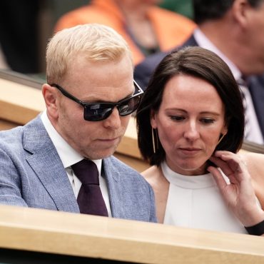 Selfless wife kept MS a secret during my cancer treatment  Chris Hoy