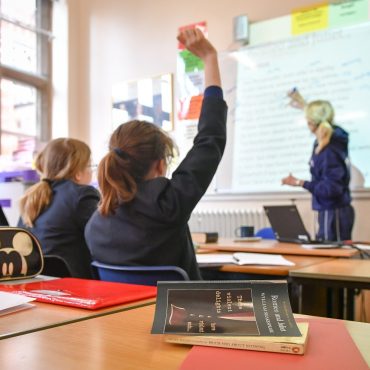 Most Year 10 pupils in England do not do any work experience placements  report