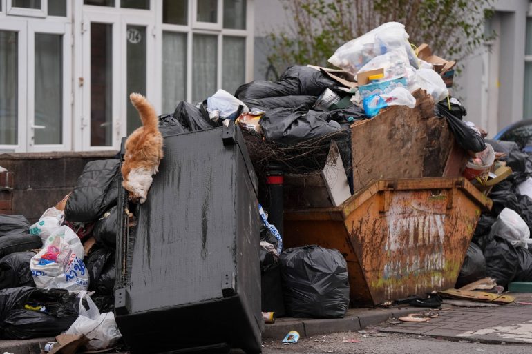 Fresh talks aimed at resolving Birmingham bin strike