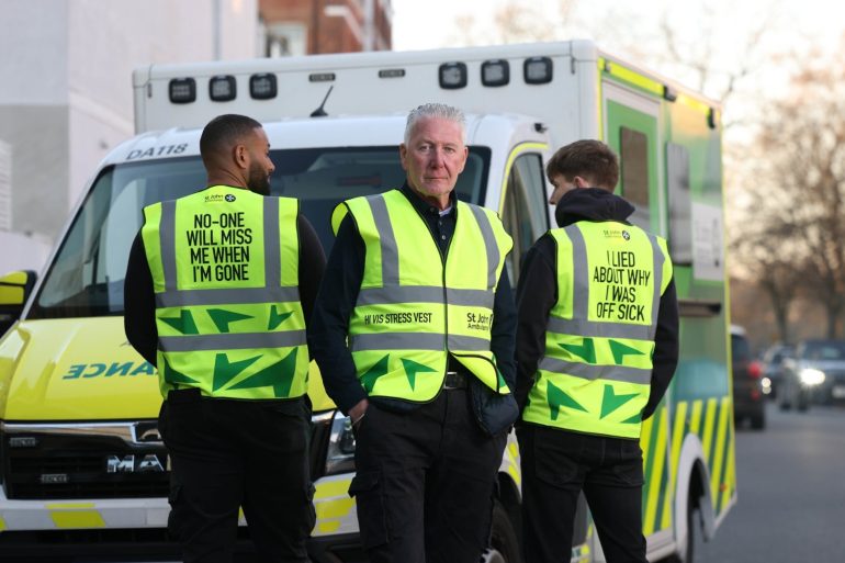 Hi Vis Stress Vest encourages builders to open up about mental health