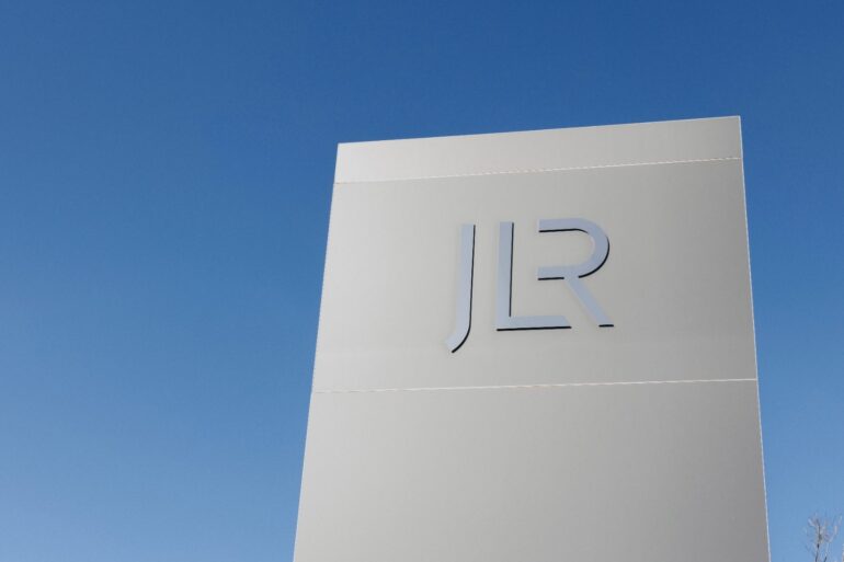 Jaguar Land Rover Cutting Up To 500 Management Jobs In UK