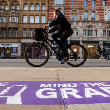 Purple Pavement Markings Part Of Mind The Grab Campaign To Tackle Phone Theft