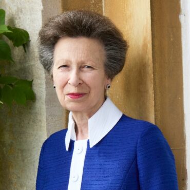 Annes Milestone 75th Birthday Marked With New Photograph