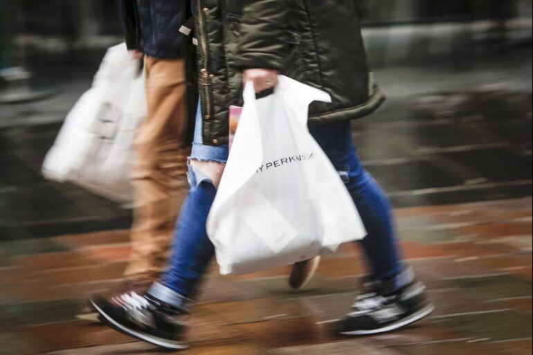 Consumer Confidence Records Sharp Slide In Expectations For General Economy