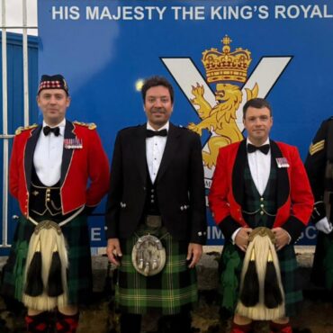 Jimmy Fallon Gets Highland Welcome From Soldiers As He Holidays In Scotland