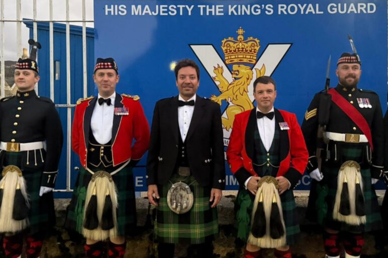 Jimmy Fallon Gets Highland Welcome From Soldiers As He Holidays In Scotland