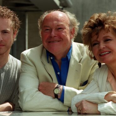 Prunella Scales Son Sad She Wont See Him Star In Shakespeares Twelfth Night