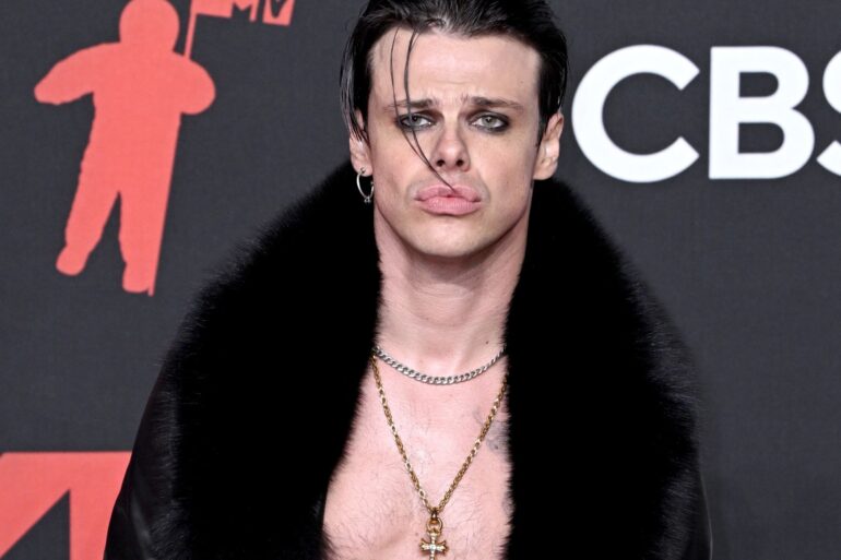 Aerosmith Score First UK No1 Album With Yungblud