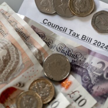 UK Economic Growth Slows Ahead Of Budget