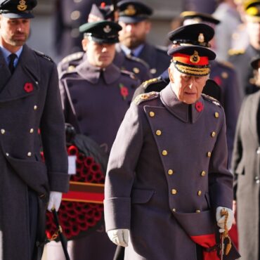 King Leads Nation On Remembrance Sunday