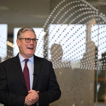 Ukraine Must Determine Its Future Says Starmer After Call With Zelensky