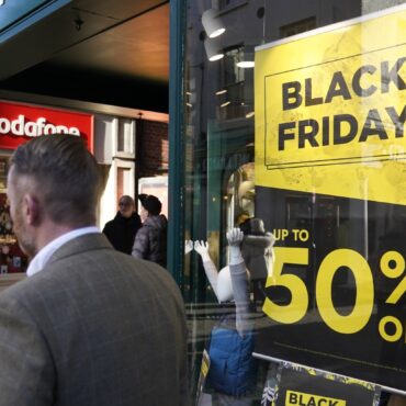 58 Of Last Years Black Friday Shoppers Would Have Spent Money Differently