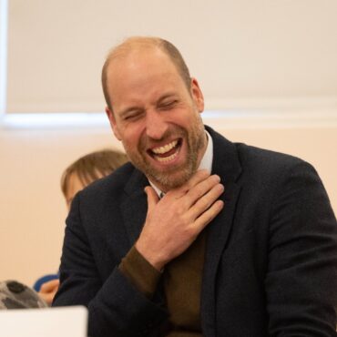 William Hugged By Well Wisher As He Meets Young Marine Conservationists