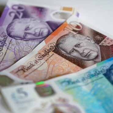 Trumps Tariffs And Soaring Wage Costs Ensure Rocky Year For UK Economy