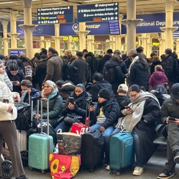 Passengers Warned Of More Delays As Eurostar Services Resume