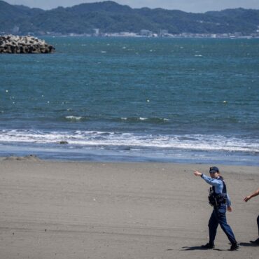 Magnitude 76 Earthquake Triggers Tsunami Off Japans Northern Coast