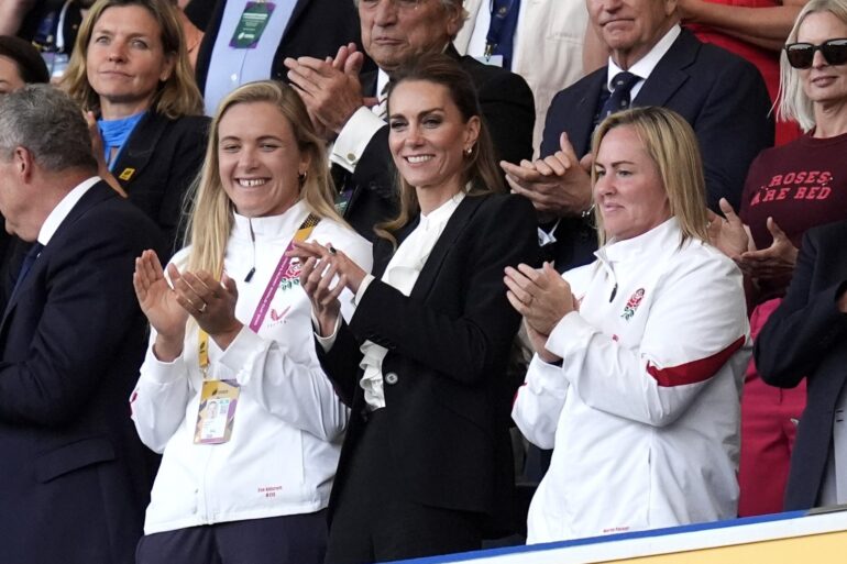 Kate Invites Red Roses To Windsor Castle For Rugby World Cup Win Celebration