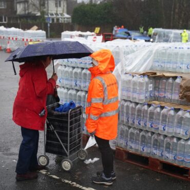 Ministers Holding Emergency Meetings As 17000 Properties Remain Without Water