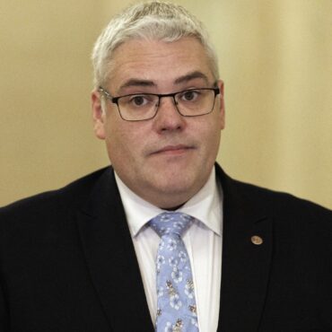 Northern Ireland Faces Stormont Or Starmer Choice  Gavin Robinson