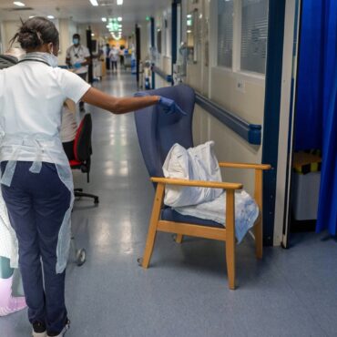 Ministers Do Not Know How Many NHS Staff Affected By Immigration Changes